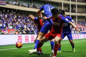 九游娱乐网页版包含里昂训练开放日，今夜调整名单引欢呼，中超在即，赛程密集仍需轮换的词条