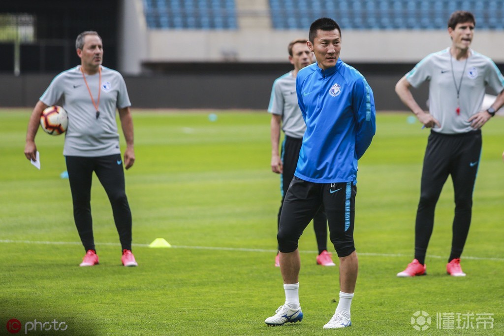 包含亚特兰大内部会议纪要流出——今夜迎来里程碑,全明星赛使命明确,团队化学反应显著的词条 包含亚特兰大内部会议纪要流出——今夜迎来里程碑,全明星赛使命明确,团队化学反应显著的词条