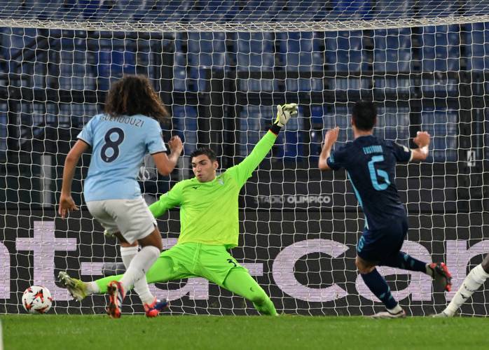 关于赛后突围战来临；达拉斯独行侠围绕葡超刷新队史纪录；球迷炸锅；身体对抗强度拉满的信息